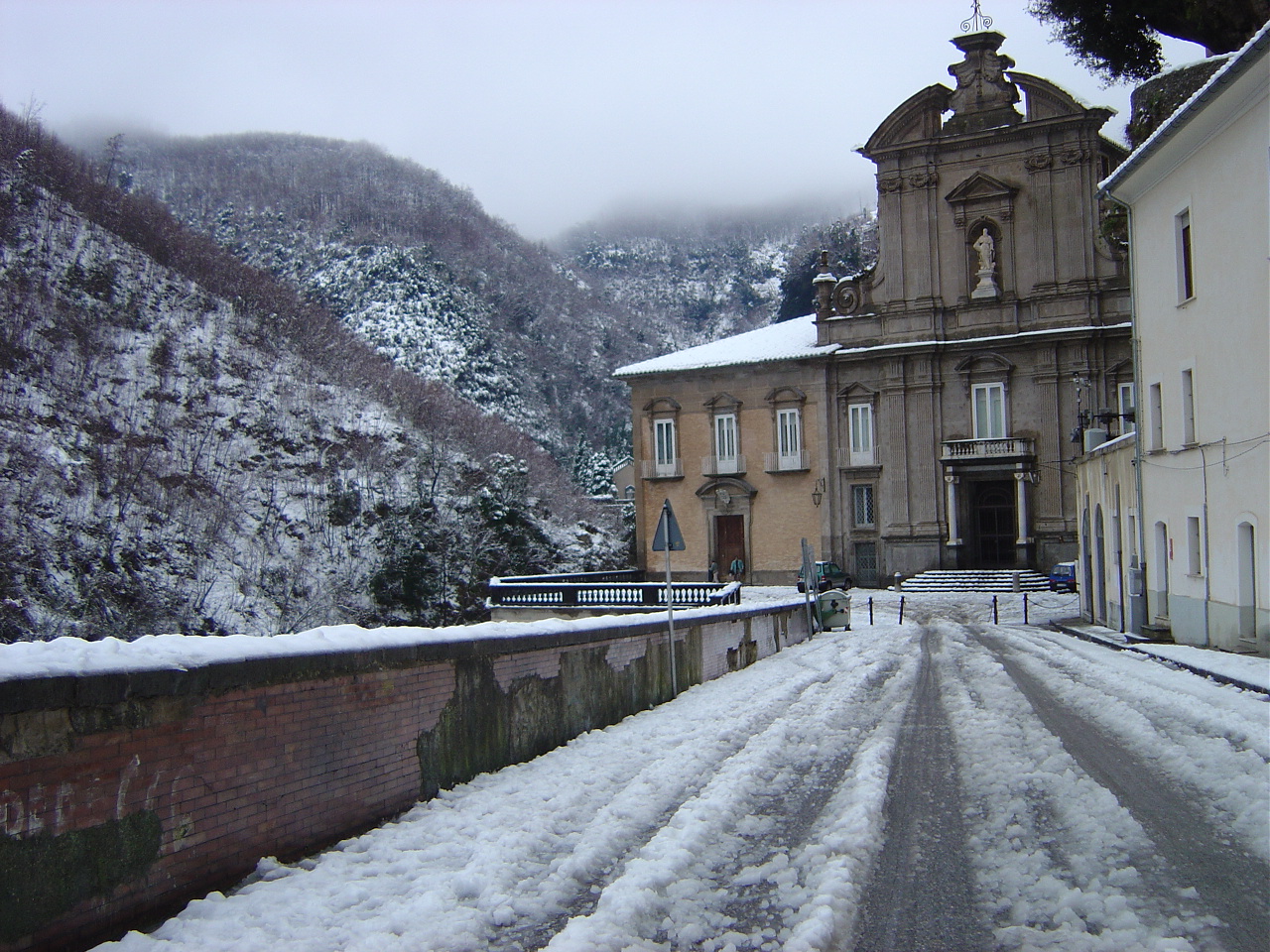 Cava de' Tirreni con la neve